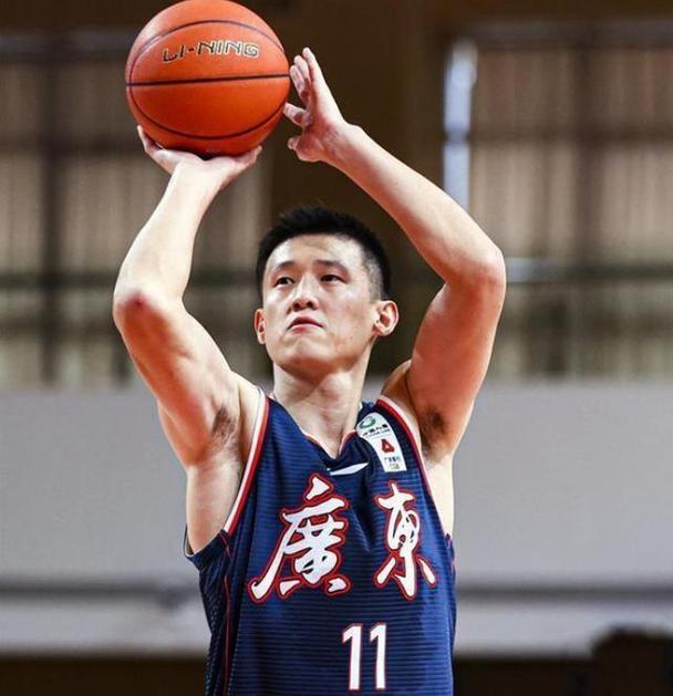 B体育头条：广东宏远击败北京首钢，周鹏三分命中率100%，广东宏远谁离队